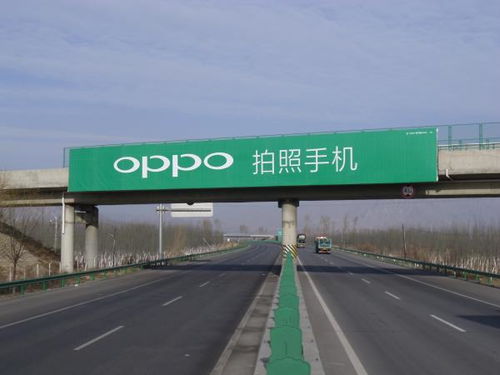 华为为p20 pro投放的户外广告轰炸了整个户外广告圈